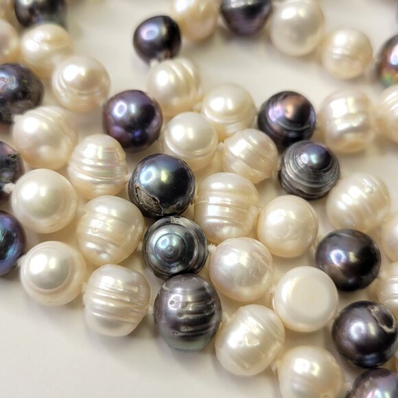 Long Pearl Necklace - Picture 6 of 7